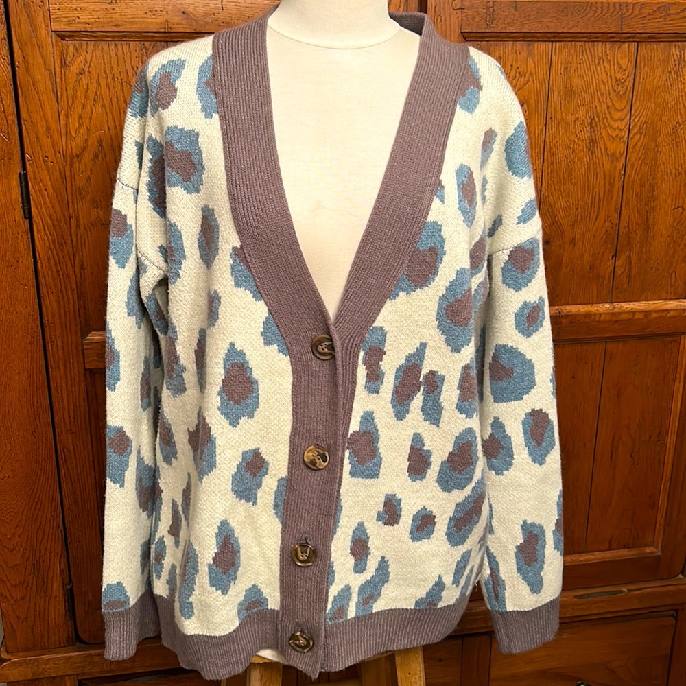 MYSTREE Leopard Print CARDIGAN Button-Up Cream, Gray & Blue Size SMALL